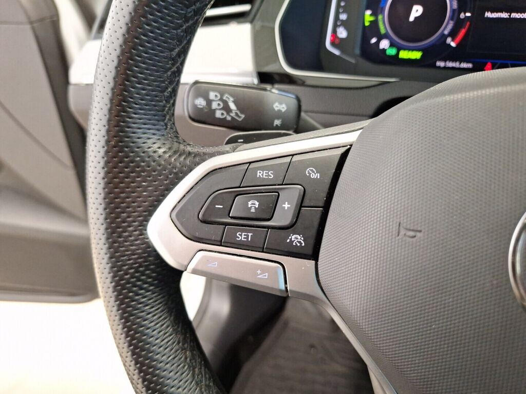 Volkswagen Passat 2020 Valkoinen