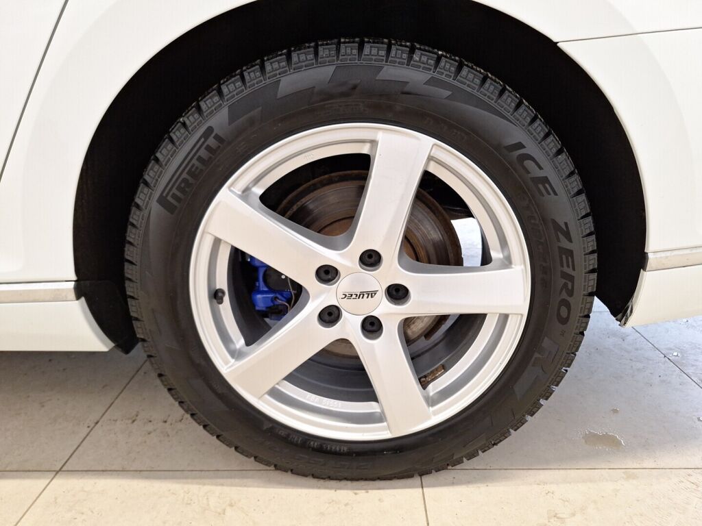 Volkswagen Passat 2020 Valkoinen