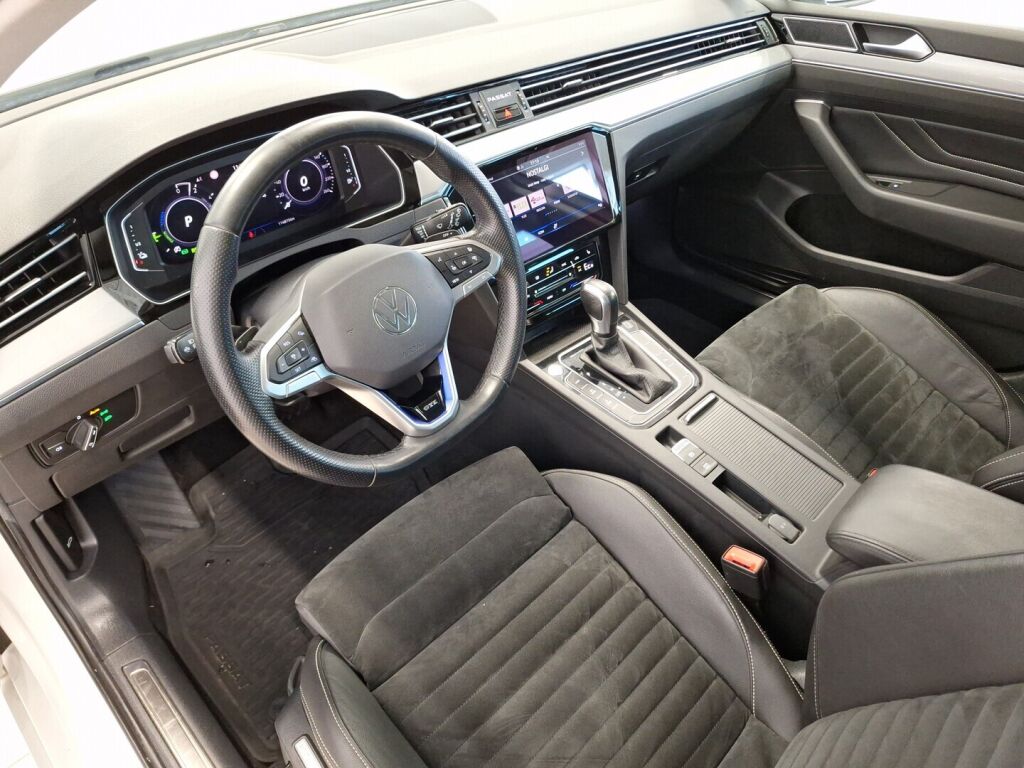 Volkswagen Passat 2020 Valkoinen