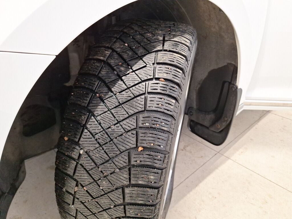 Volkswagen Passat 2020 Valkoinen