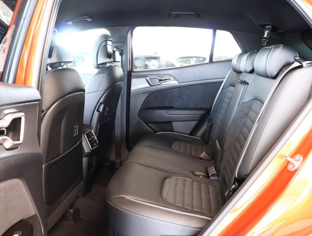 Kia Sportage 2024 Oranssi