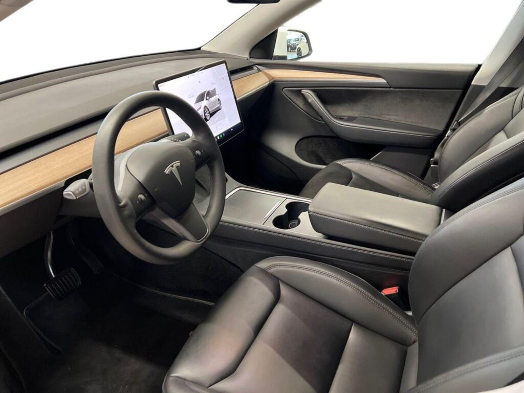 Tesla Model Y 2023 Valkoinen