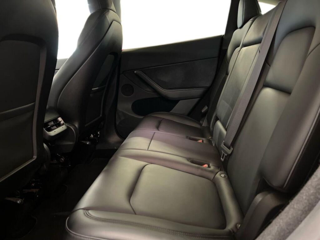 Tesla Model Y 2023 Valkoinen