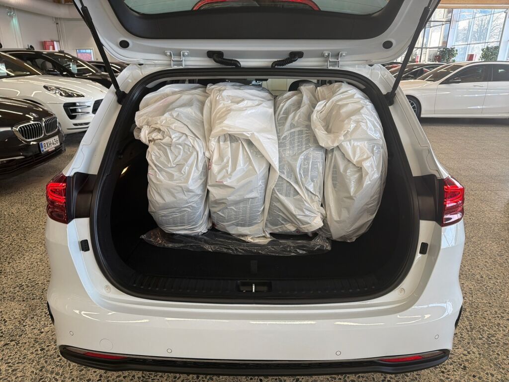 Kia Ceed 2023 Valkoinen