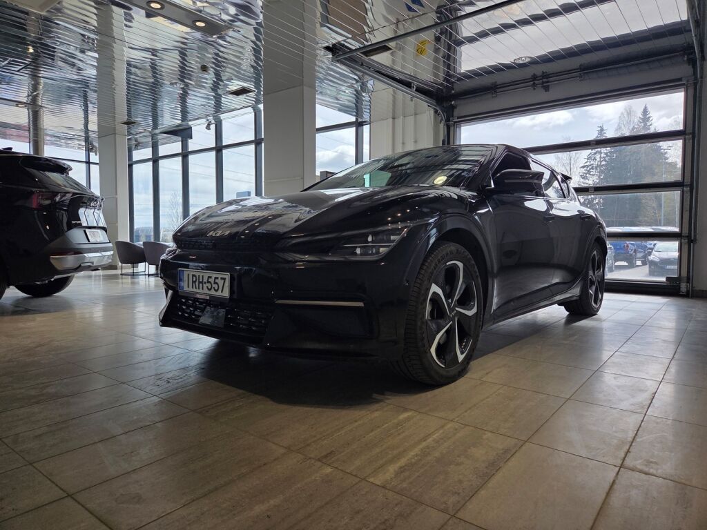 Kia EV6 2023 Musta