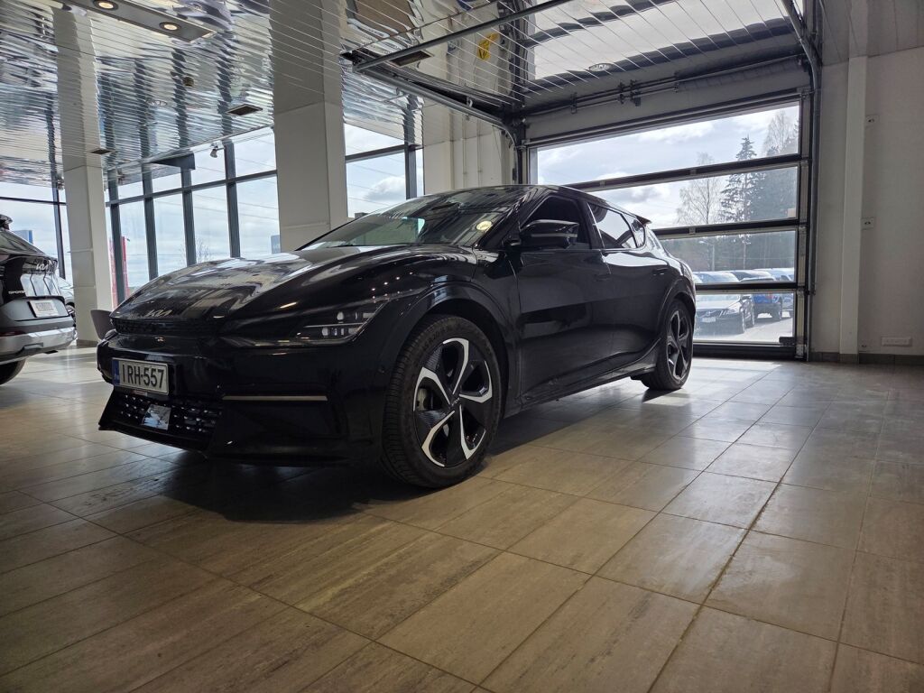 Kia EV6 2023 Musta