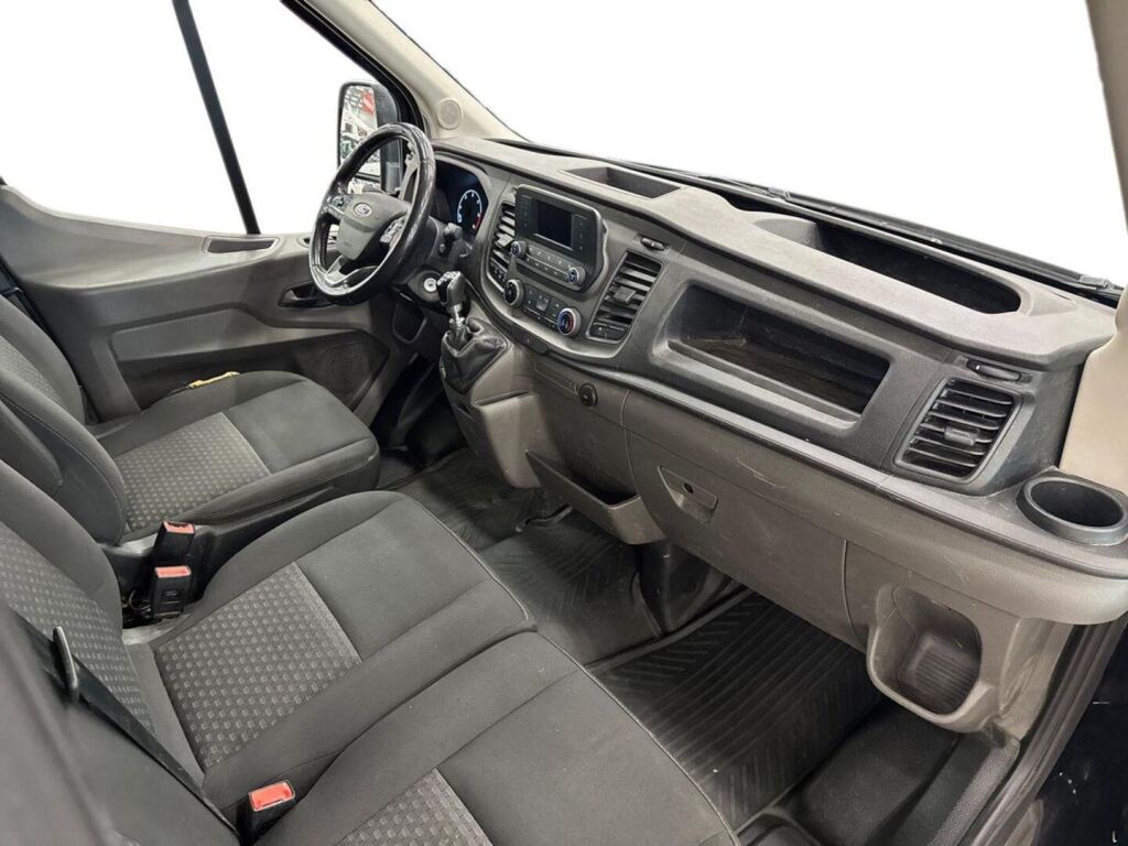Ford Transit 2023 Musta