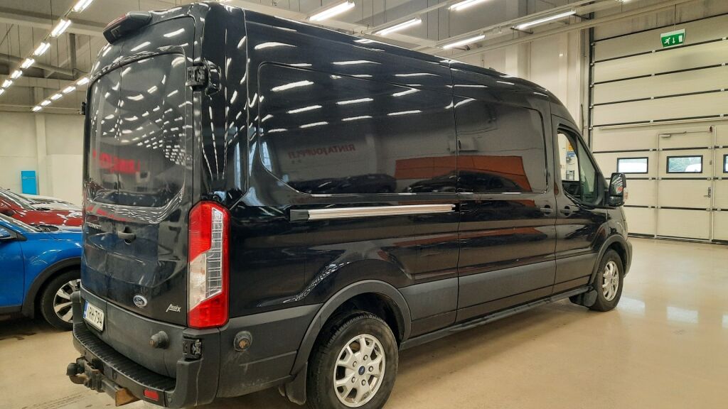 Ford Transit 2023 Musta