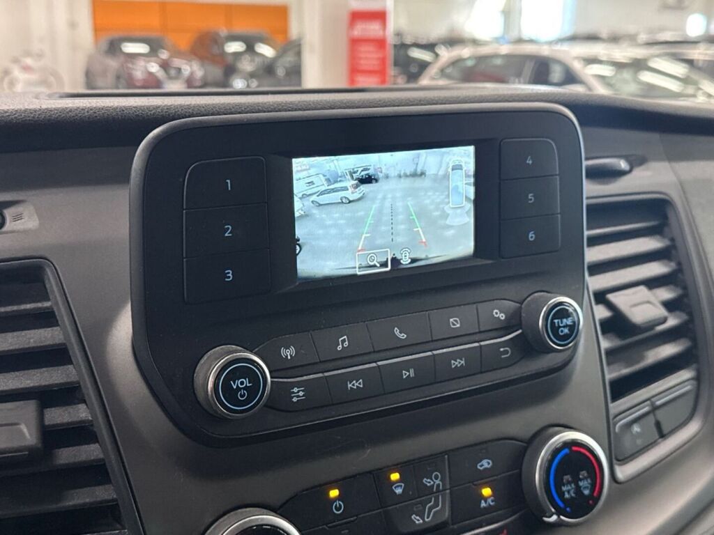 Ford Transit 2023 Musta