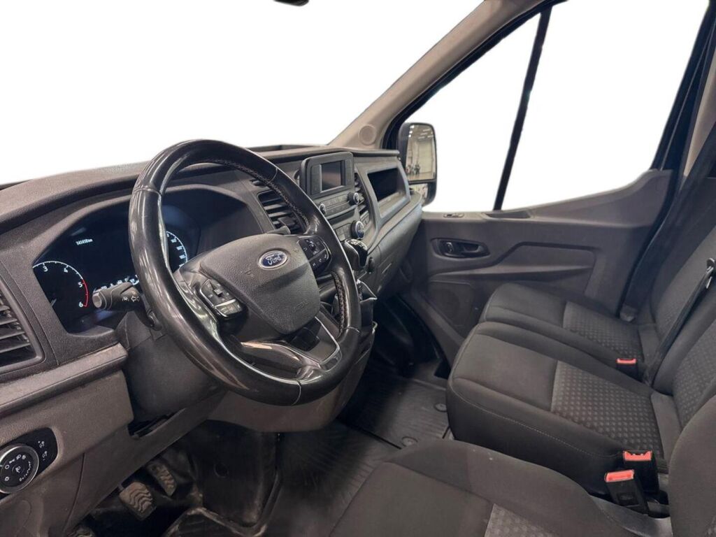 Ford Transit 2023 Musta