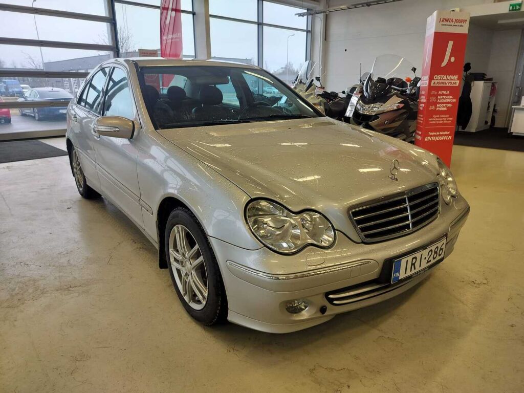 Mercedes-Benz C 2005 Harmaa