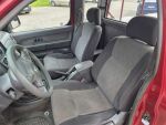 Nissan Cab 2005 Punainen