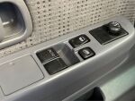 Nissan Cab 2005 Punainen