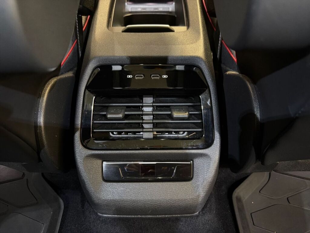 Volkswagen ID.4 2023 Musta