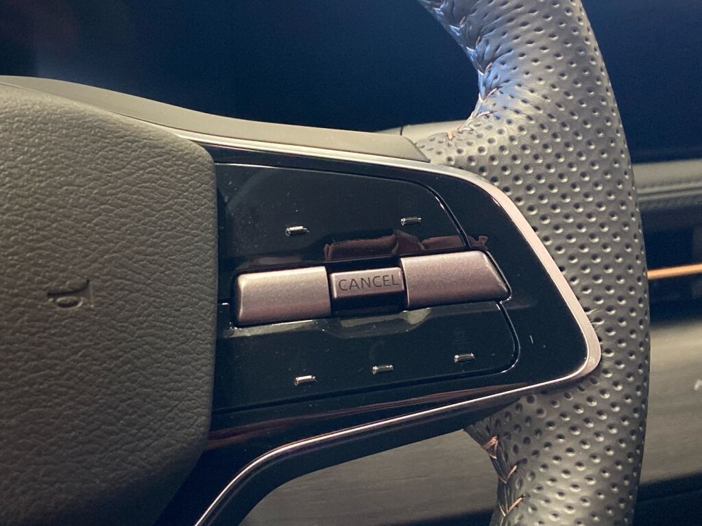 Nissan Ariya 2023 Harmaa