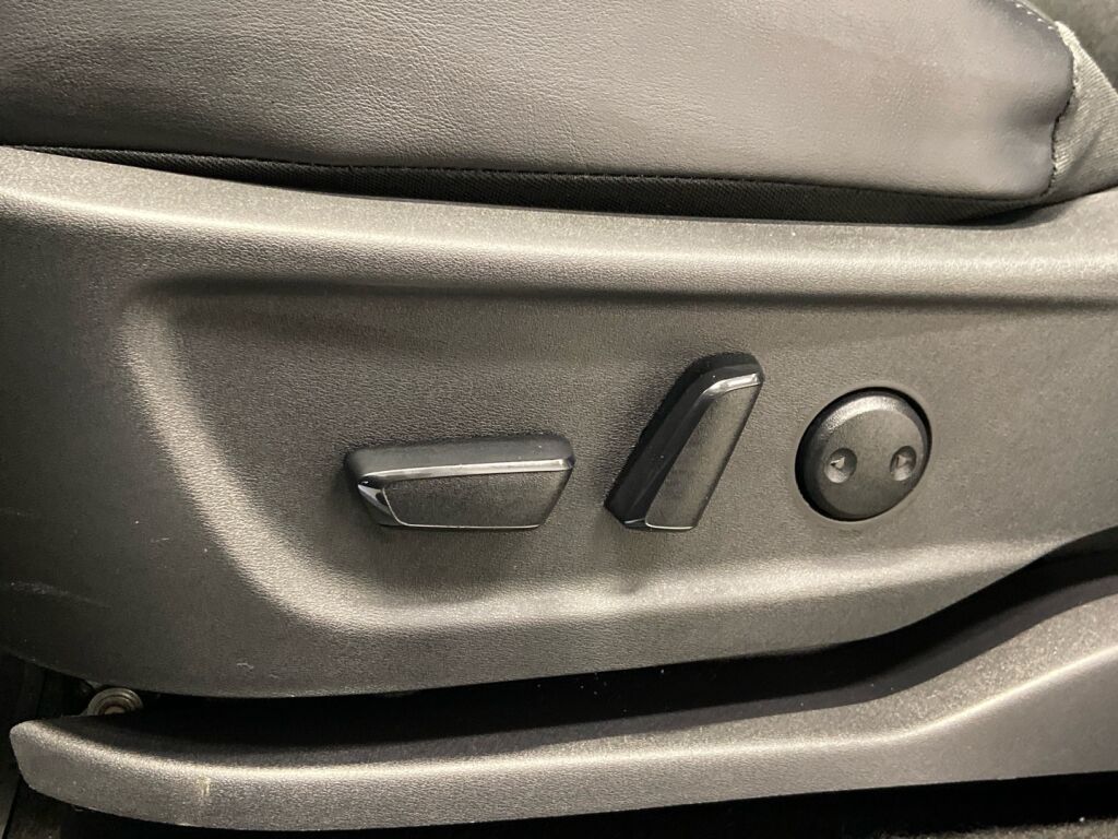 Nissan Ariya 2023 Harmaa