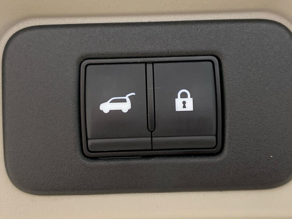 Nissan Ariya 2023 Harmaa