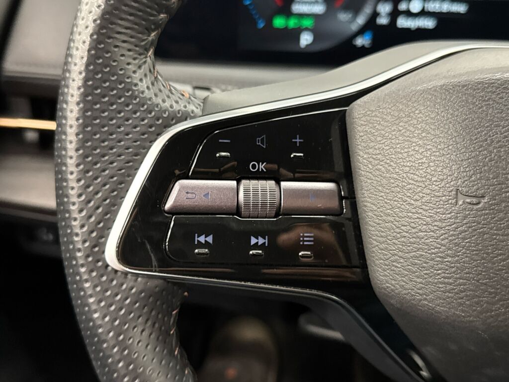 Nissan Ariya 2023 Musta