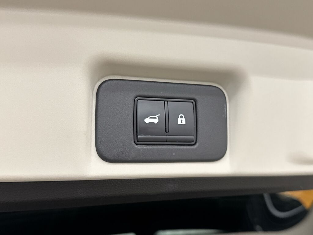 Nissan Ariya 2023 Musta