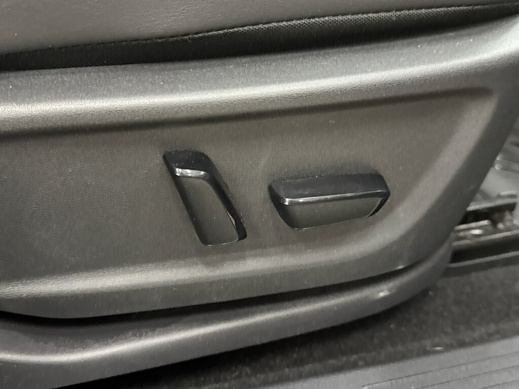 Nissan Ariya 2023 Musta