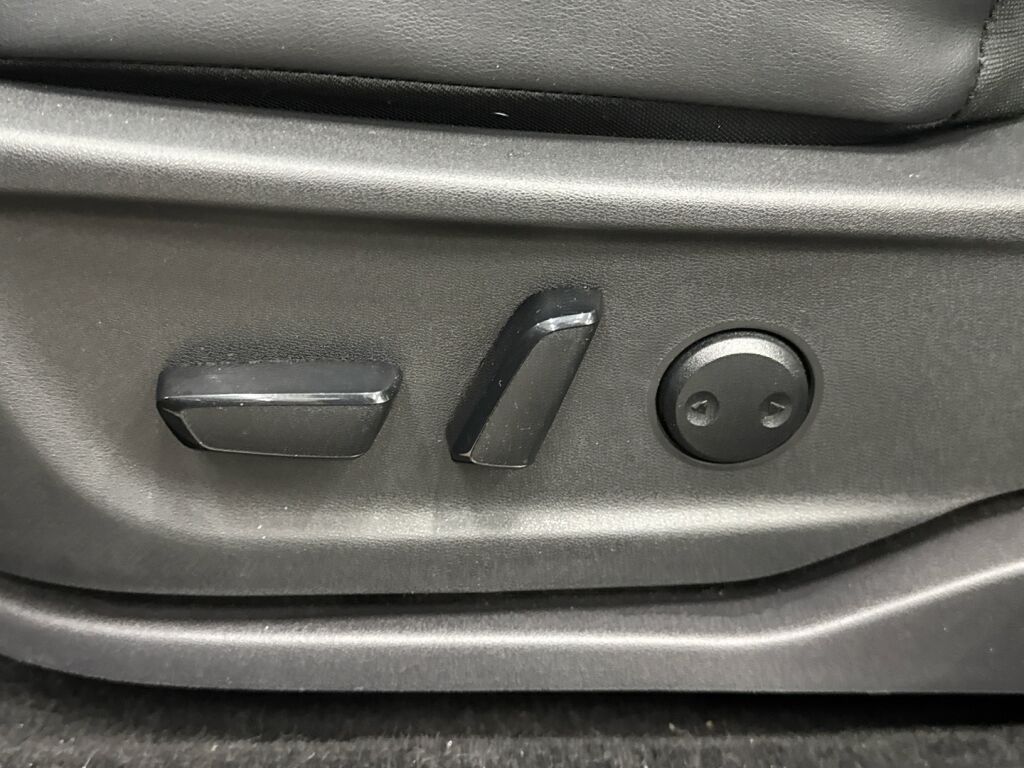 Nissan Ariya 2023 Musta