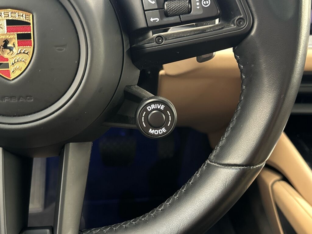 Porsche Cayenne 2024 Sininen