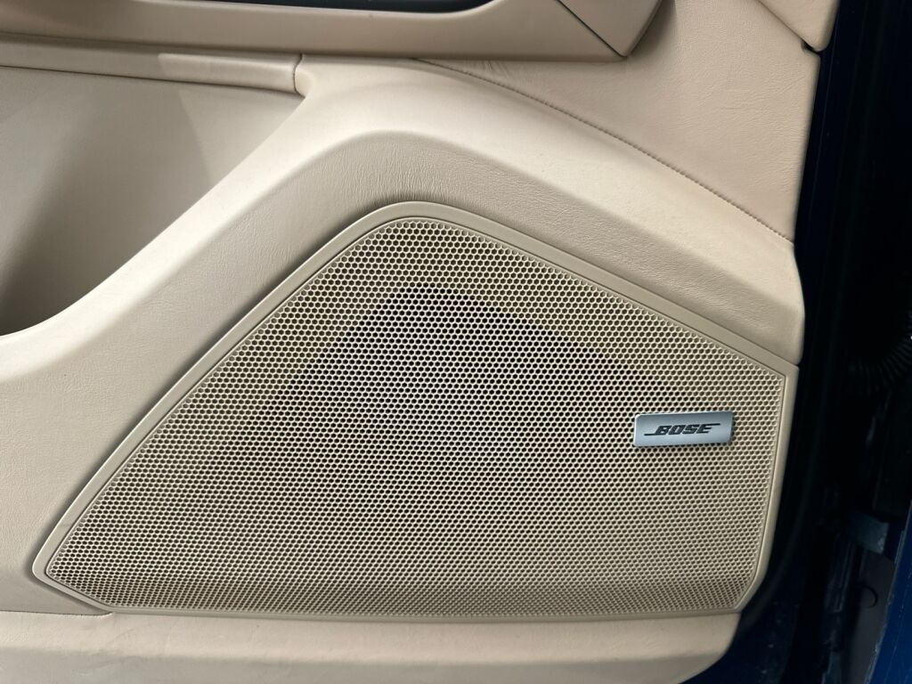 Porsche Cayenne 2024 Sininen