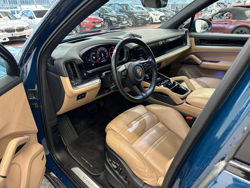 Porsche Cayenne 2024 Sininen