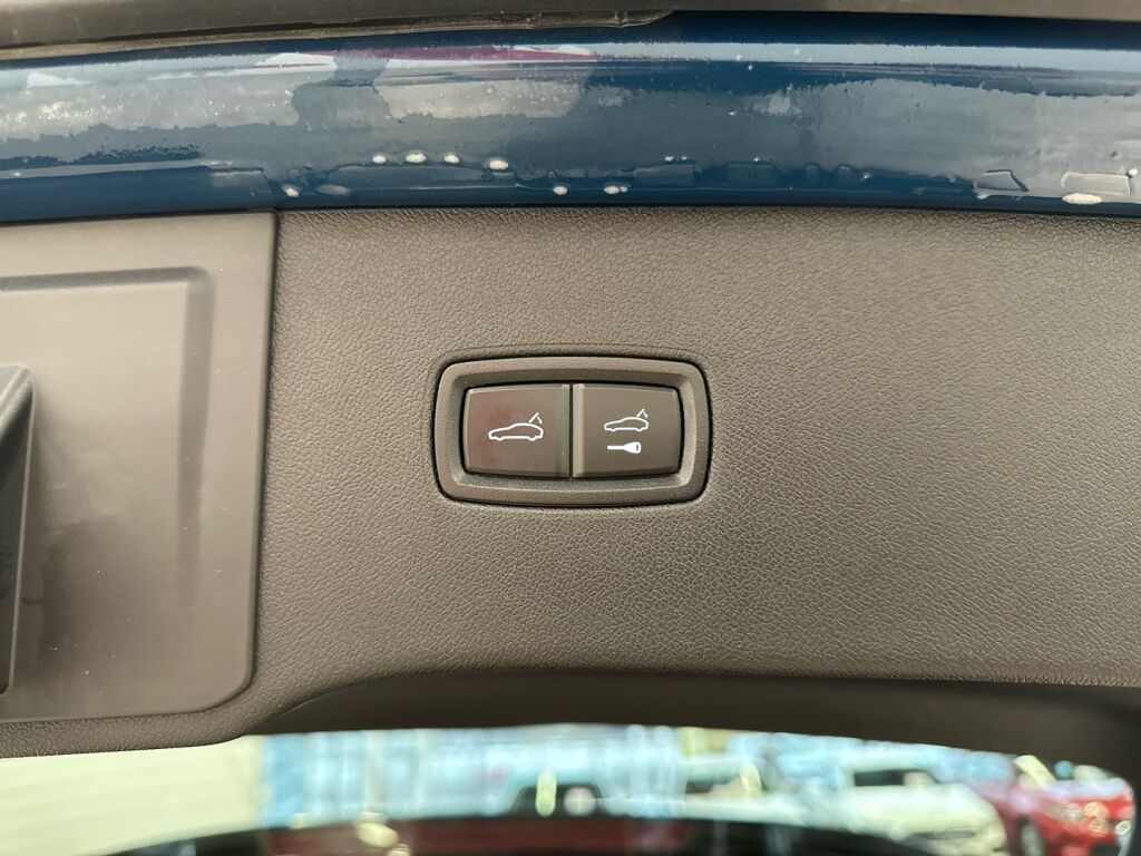 Porsche Cayenne 2024 Sininen