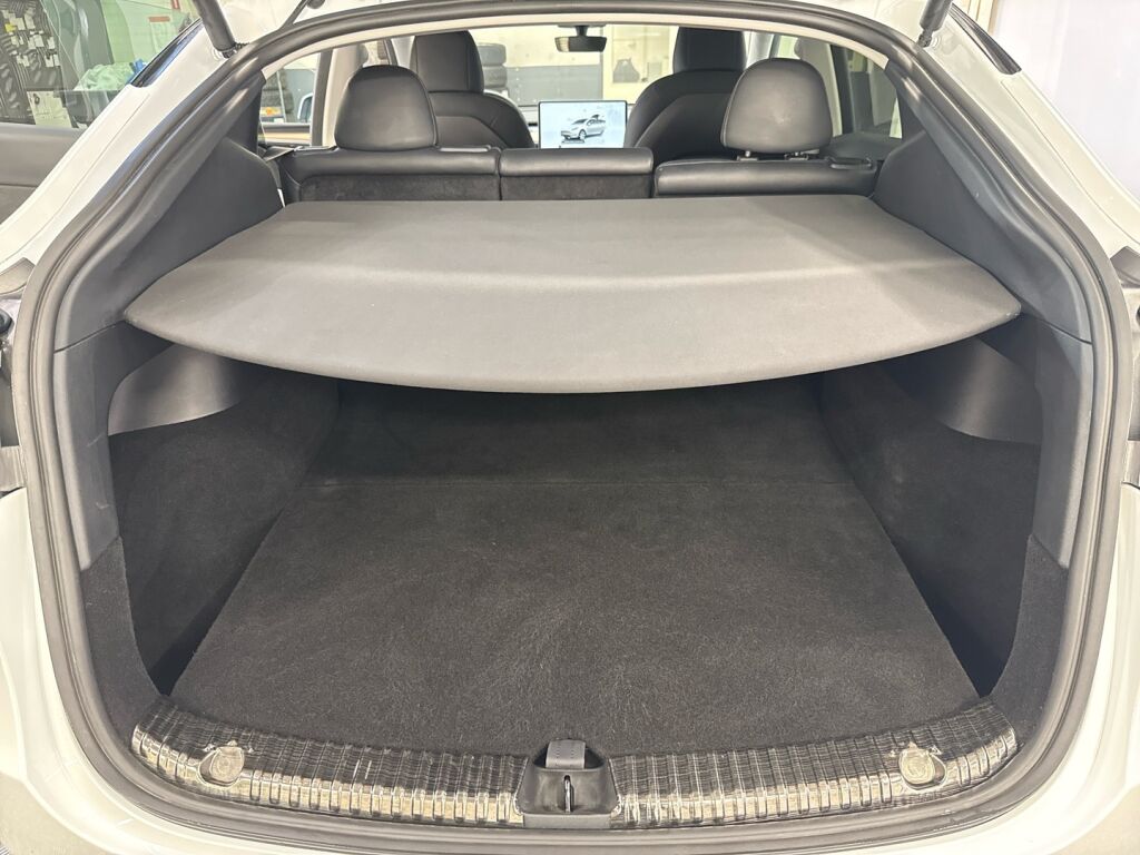Tesla Model Y 2022 Valkoinen