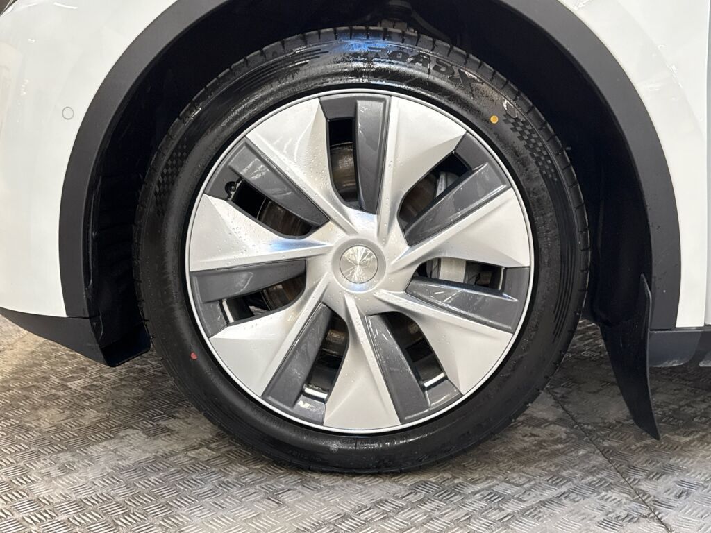 Tesla Model Y 2022 Valkoinen