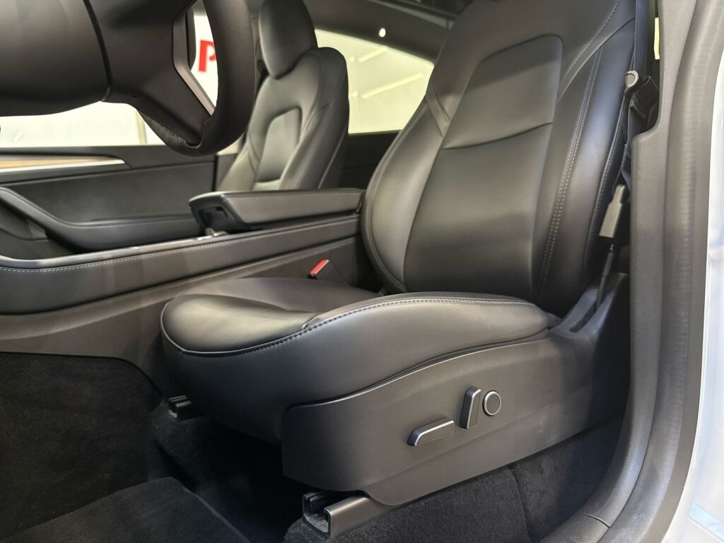 Tesla Model Y 2022 Valkoinen