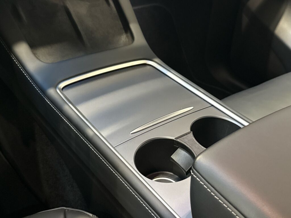Tesla Model Y 2022 Valkoinen