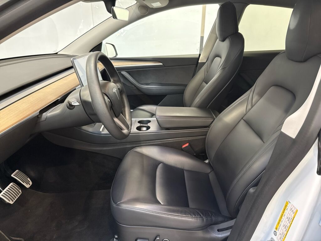 Tesla Model Y 2022 Valkoinen