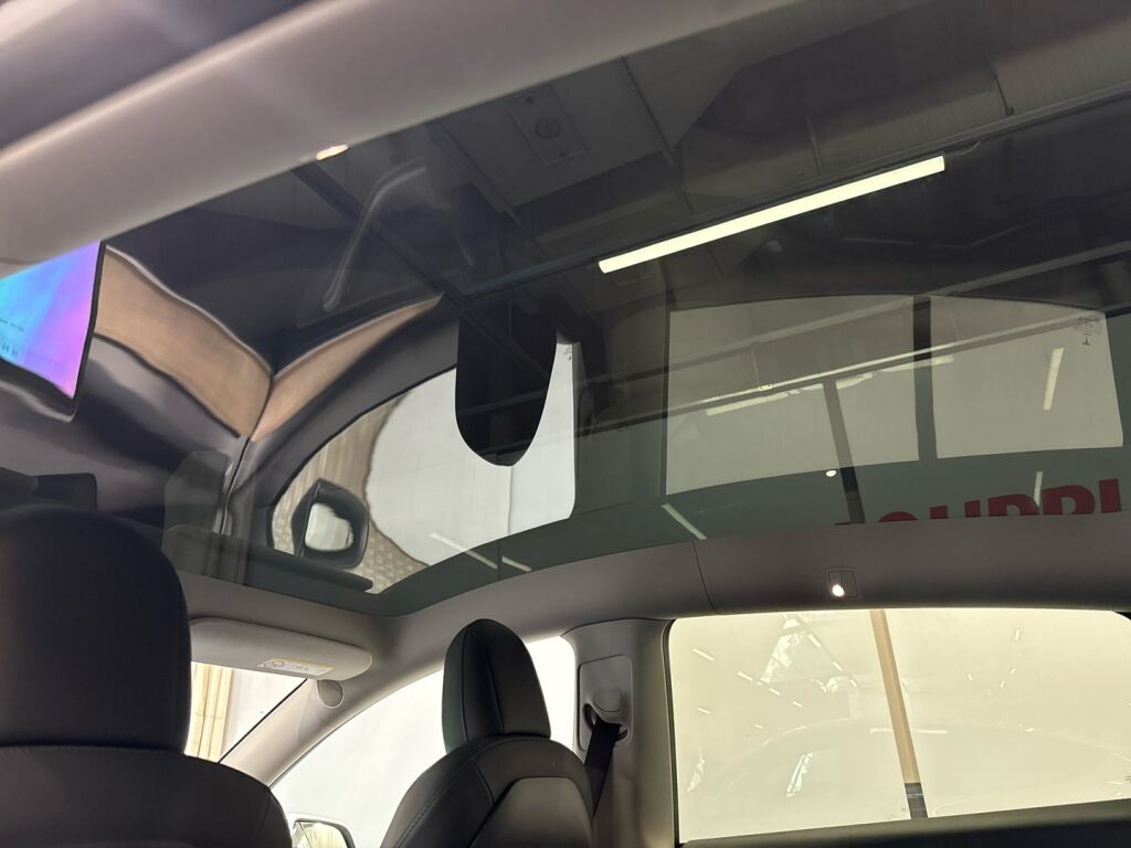 Tesla Model Y 2022 Valkoinen