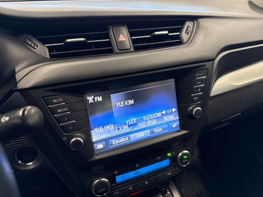 Toyota Avensis 2016 Valkoinen
