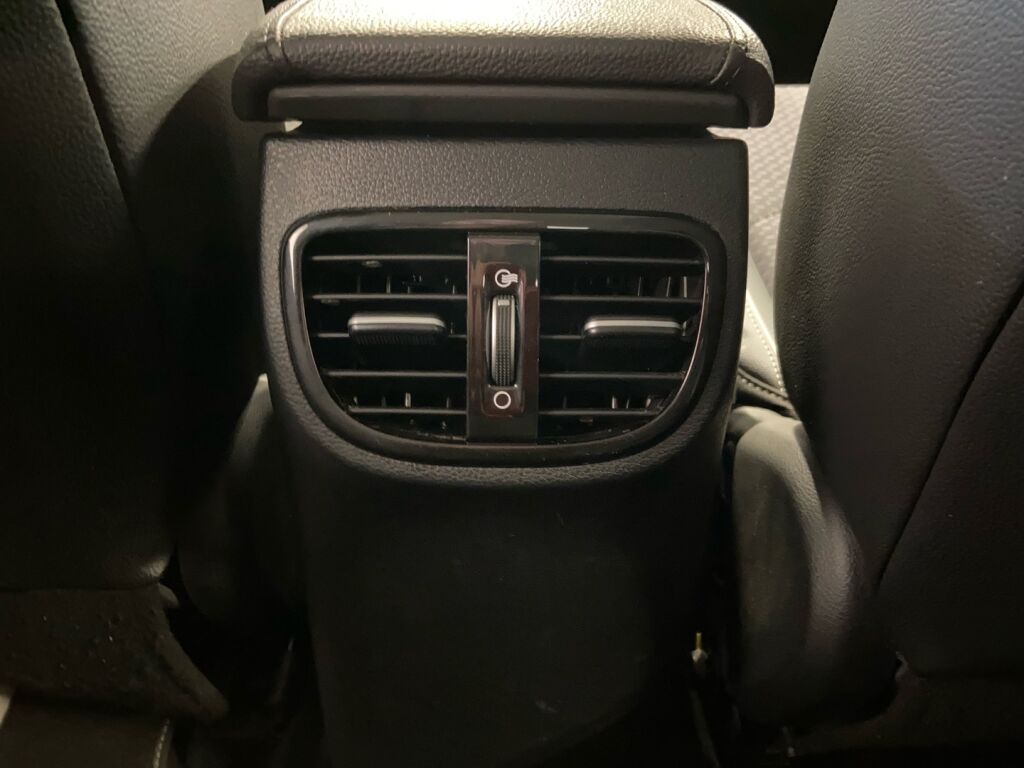 Kia XCeed 2020 Musta