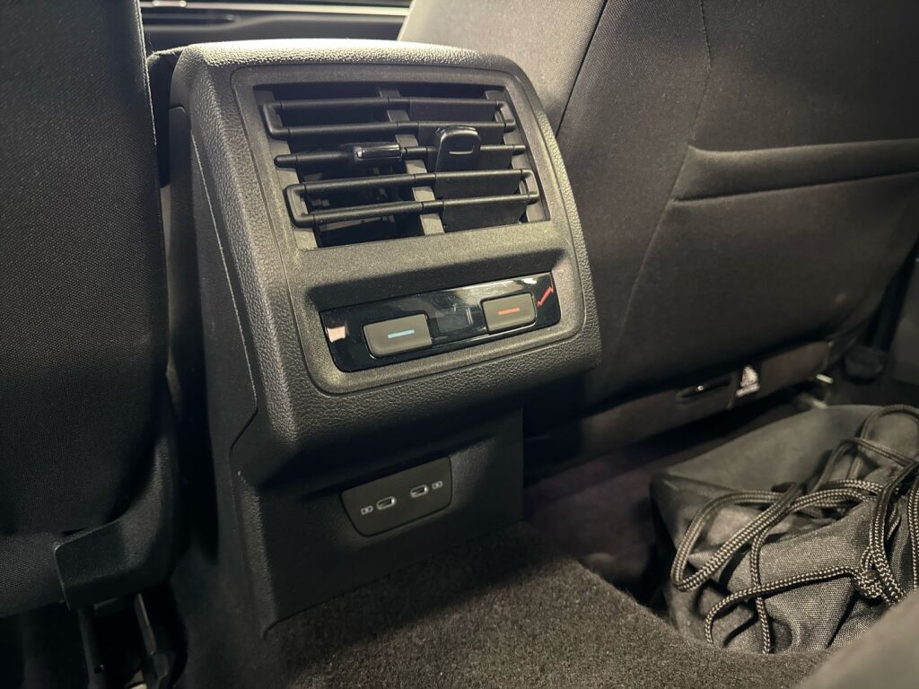 Volkswagen Golf 2021 Harmaa