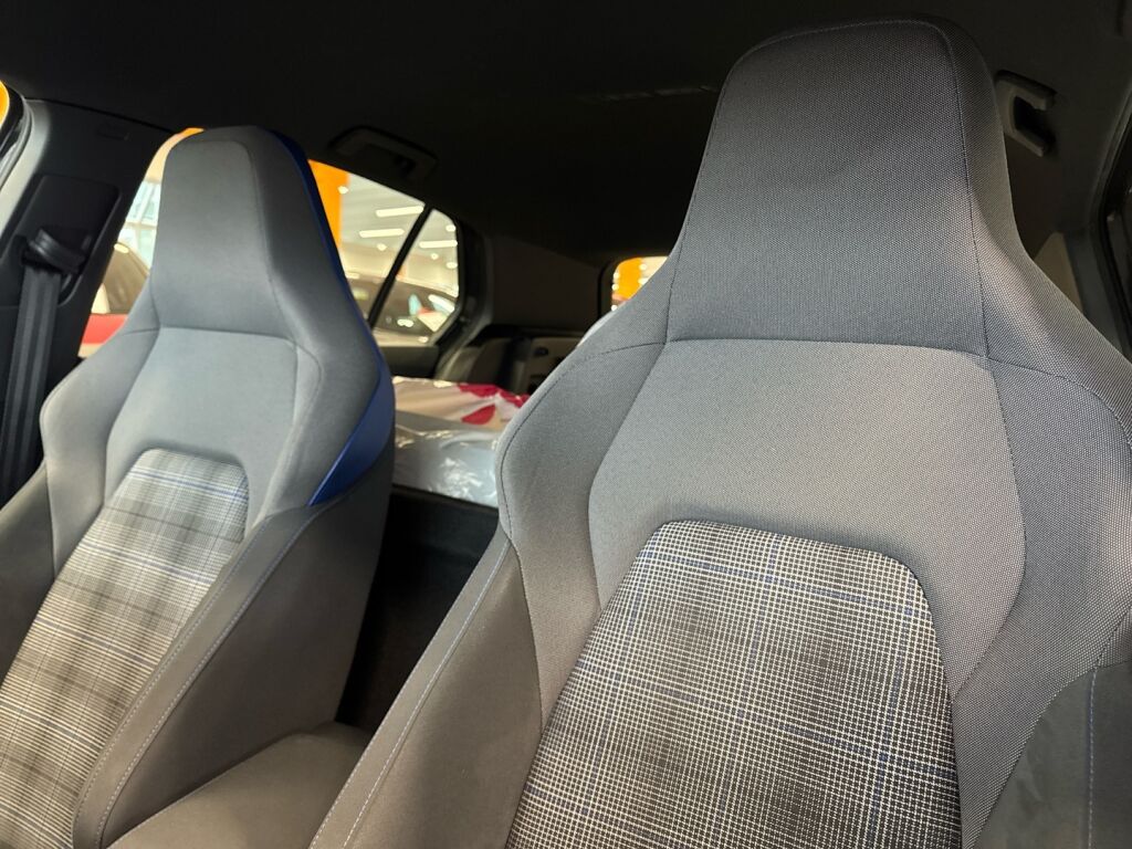 Volkswagen Golf 2021 Harmaa