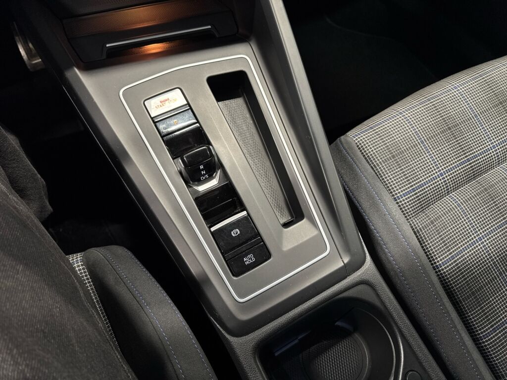 Volkswagen Golf 2021 Harmaa