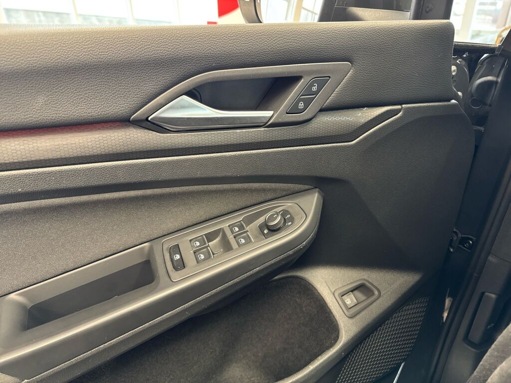 Volkswagen Golf 2021 Harmaa