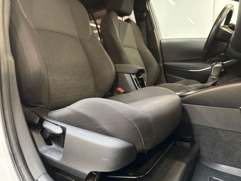 Toyota Corolla 2021 Valkoinen