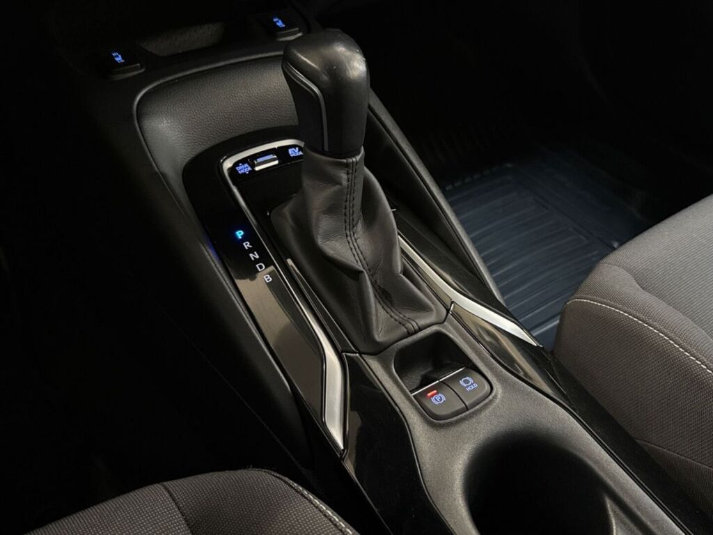 Toyota Corolla 2021 Valkoinen