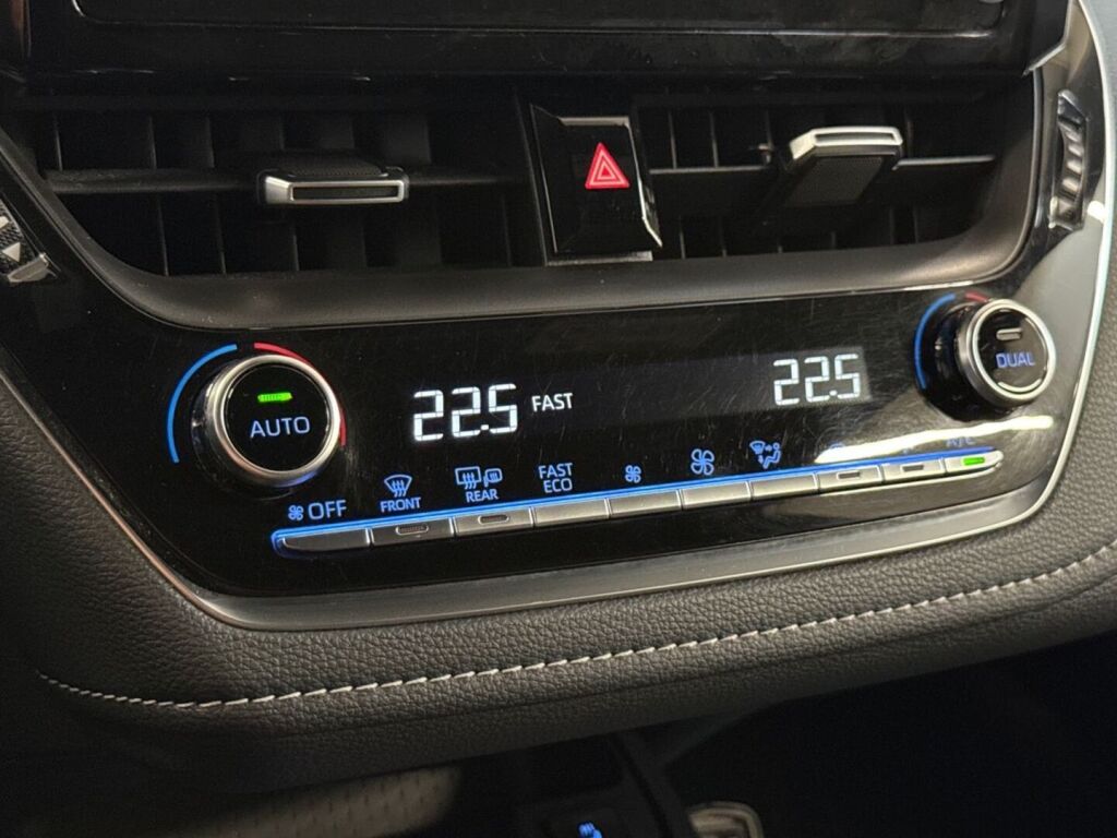 Toyota Corolla 2021 Valkoinen