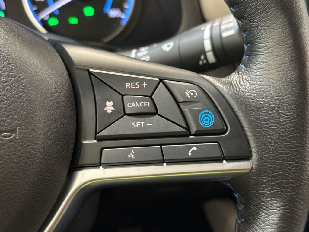 Nissan Leaf 2023 Sininen