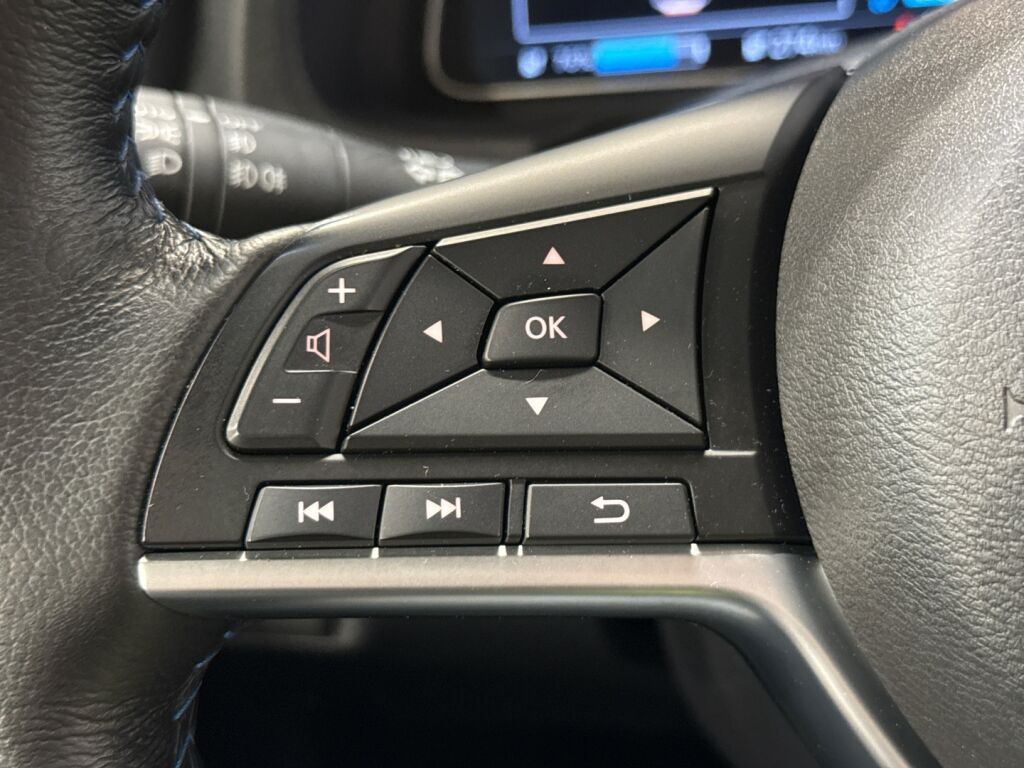 Nissan Leaf 2023 Sininen