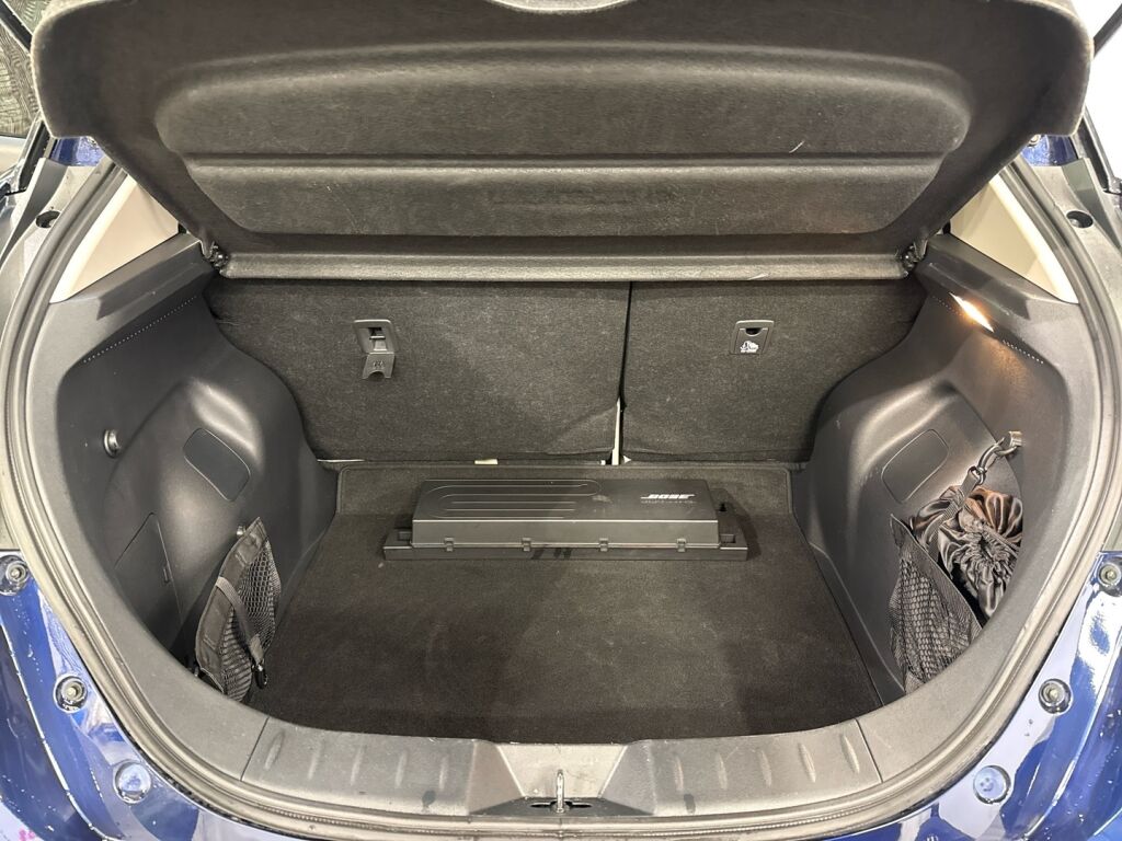 Nissan Leaf 2023 Sininen