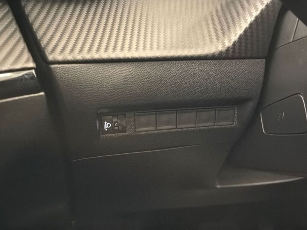 Peugeot e-2008 2024 Harmaa