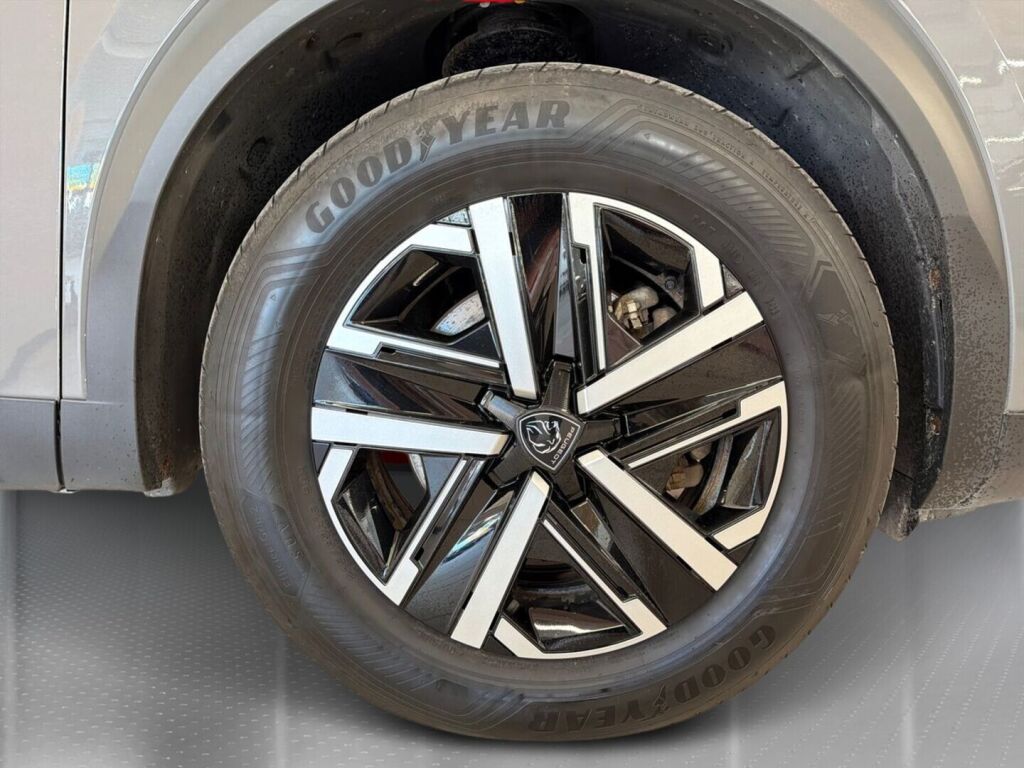 Peugeot e-2008 2024 Harmaa