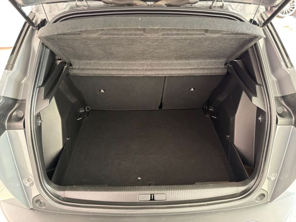 Peugeot e-2008 2024 Harmaa